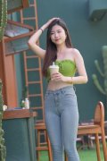 <b>吃英语教员的黑袜臭脚视频</b>